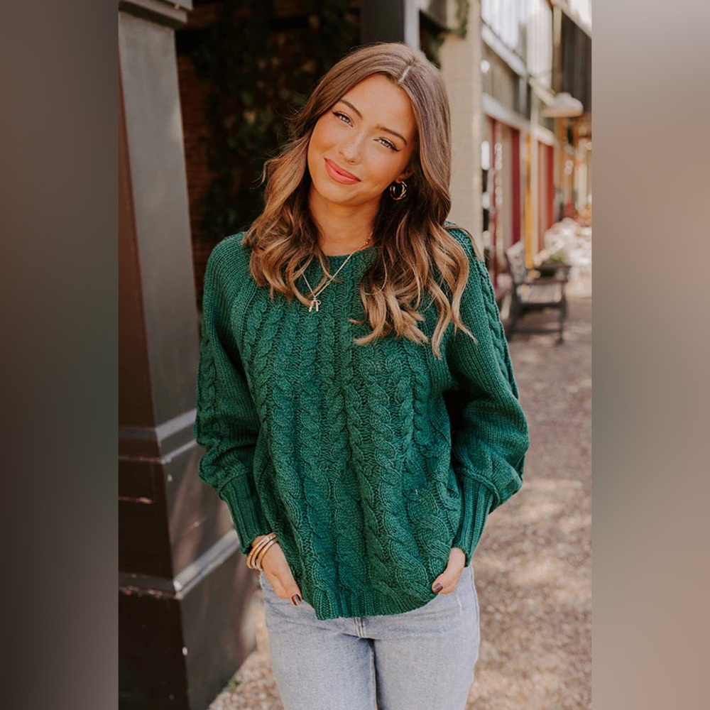 IMPRESSIONS CABIN PARKWAY CABLE KNIT SWEATER IN HUNTER GREEN SMALL